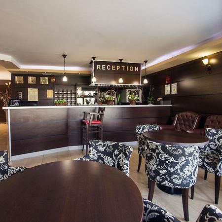 Family Hotel Hebar Batak Exterior photo