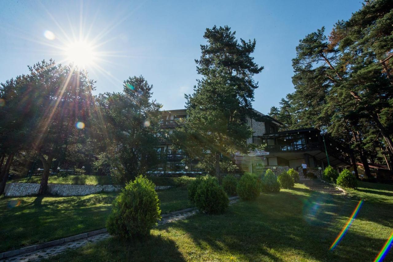 Family Hotel Hebar Batak Exterior photo
